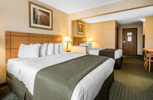 Dubuque Hotel | Quality Inn Dubuque on Hwy 20