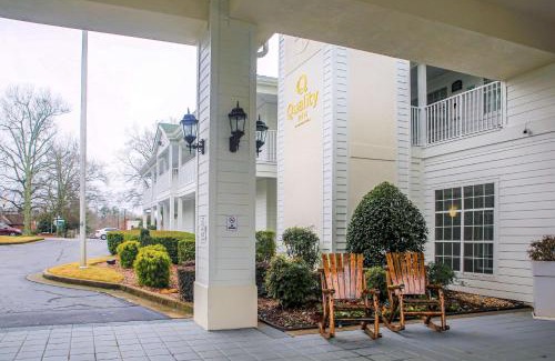 Fayetteville Hotel | Quality Inn Fayetteville Near Historic Downtown Square