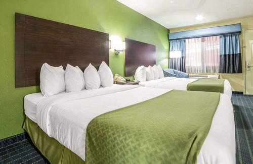 Needles Hotel | Quality Inn Needles