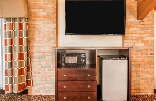 St. Marys Hotel | Quality Inn St. Mary's