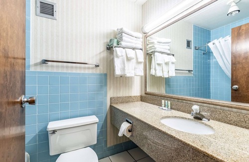 Albert Lea Hotel | Quality Inn & Suites Albert Lea