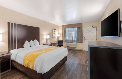 Camarillo Hotel | Quality Inn & Suites Camarillo - Oxnard
