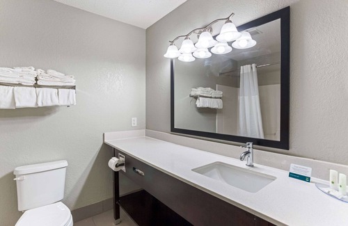 Ferdinand Hotel | Quality Inn & Suites Ferdinand