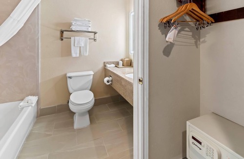 Granbury Hotel | Quality Inn & Suites - Granbury
