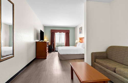 McAlester Hotel | Quality Inn & Suites McAlester on Hwy 69