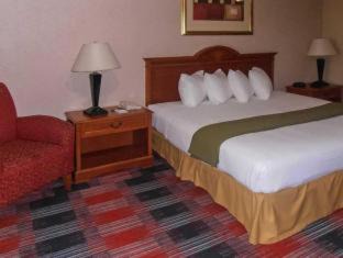 Mira Costa Hotel | Quality Inn & Suites Oceanside Near Camp Pendleton