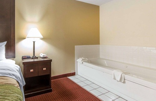 Portsmouth Hotel | Quality Inn & Suites Portsmouth