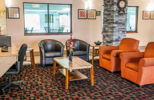 South Bend Hotel | Quality Inn & Suites South Bend Airport