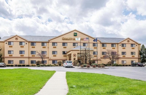 South Bend Hotel | Quality Inn & Suites South Bend Airport