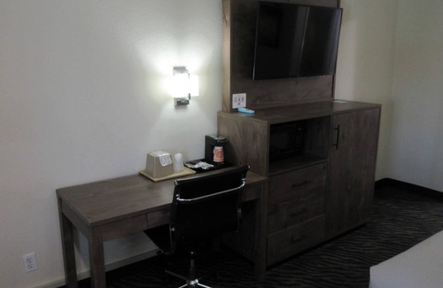 Hesperia Hotel | Quality Inn & Suites