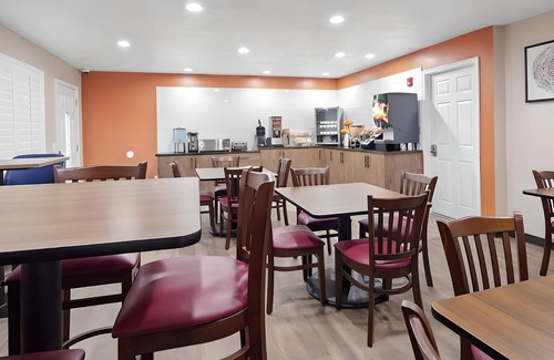 Hesperia Hotel | Quality Inn & Suites
