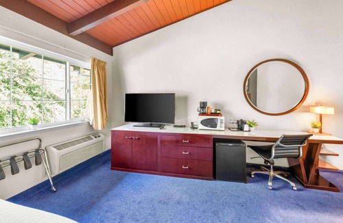 Jackson Hotel | Quality Inn & Suites