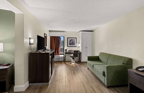North Little Rock Hotel | Quality Inn & Suites North Little Rock