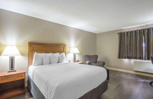 West Edmonton Hotel | Quality Inn West Edmonton