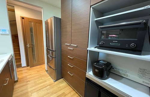 Honkomagome Apartment | Quality lodging in the heart of Tokyo. A 4-minute walk from Tabata Station on the JR Yamanote Line. Maximum of 19 people.
