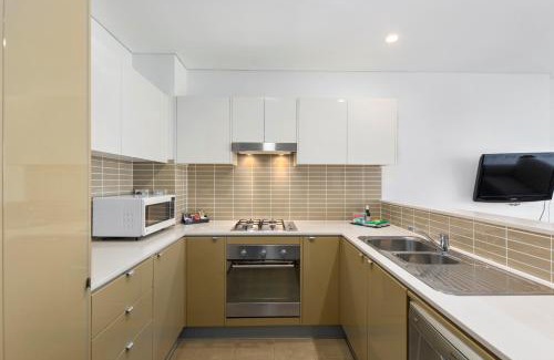 Wollongong Apartment | Quality Suites Pioneer Sands