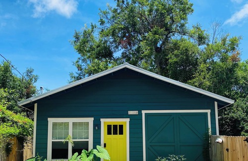 East Hill Cottage | Qualls Cottage: Downton, Beach, NAS. EV Charger!