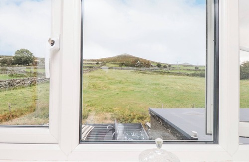 Bangor Cottage | QUARRY COTTAGE, family friendly, with open fire in Bethesda