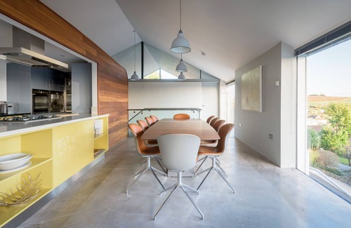 Kingsbridge House | Quarry House - An architecturally inspiring house with sea views