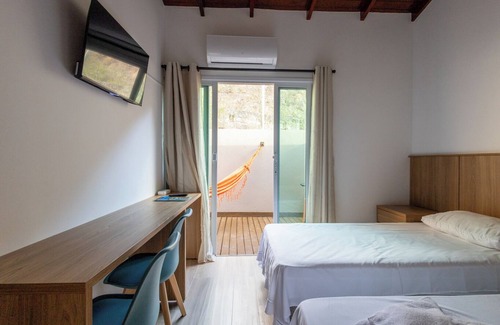Pontal da Cruz Bed & Breakfast | Quarto com Wi-Fi, ar-condicionado e a 300m do mar