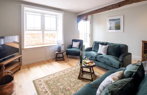 Orford Cottage | Quay View - sleeps 6 guests in 3 bedrooms