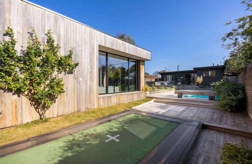 Blairgowrie House | *Quay*-Walk to beach, Gas Heated Pool, Spa, Tramp