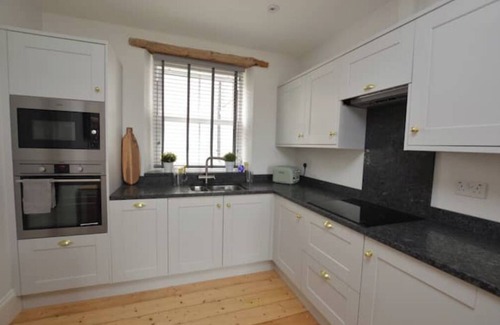 West Looe House | Quayside house with fabulous river views