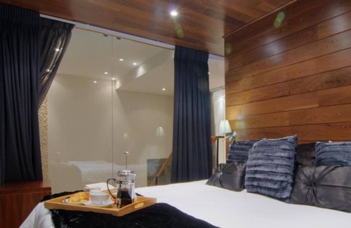 Durban Point Apartment | Quayside Waterfront Apartment