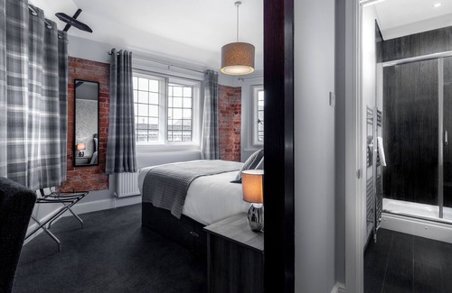 Salisbury House | Qudos
