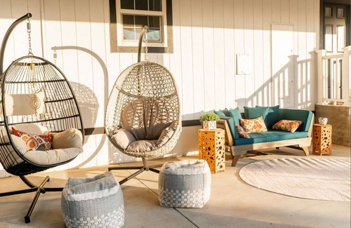 Temecula House | Que Sirah, Syrah-Minutes to Wineries