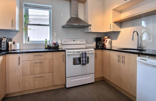 Montcalm House | Quebec City Downtown 2BR 2.5BA 1350sf with 4 free parkings