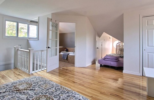 Montcalm House | Quebec City Downtown 2BR 2.5BA 1350sf with 4 free parkings