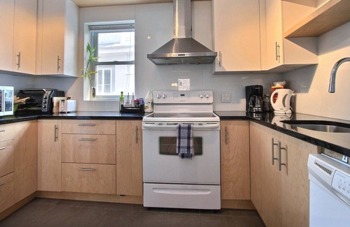 Montcalm House | Quebec City Downtown 2BR 2.5BA 1350sf with 4 free parkings