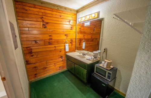 Buchanan Hotel | Queen and Full Beds Room