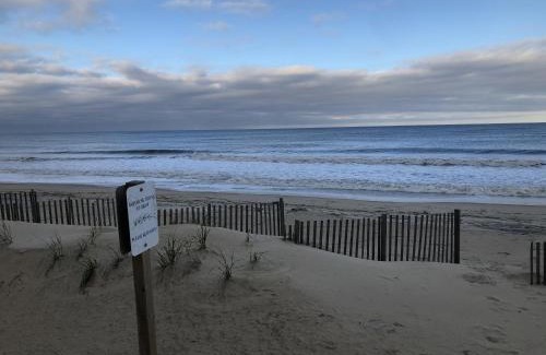 Kitty Hawk House | Queen Anne's Revenge at the Beach cottage