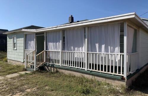 Kitty Hawk House | Queen Anne's Revenge at the Beach cottage