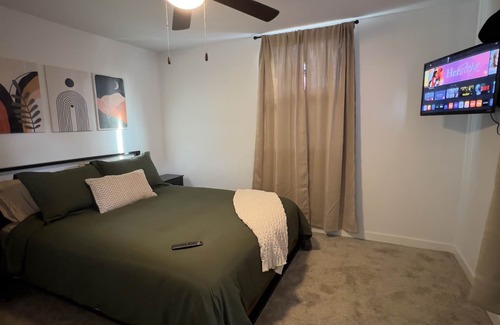 Pueblo Cottage | Queen Bed/LazyBoy Futon/Nespresso/Smart TVs/Wi-Fi