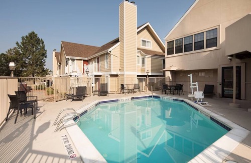 Highland Hotel | Queen Bed Suite with Sofa, Full Kitchen, Ideal for Denver Explorers