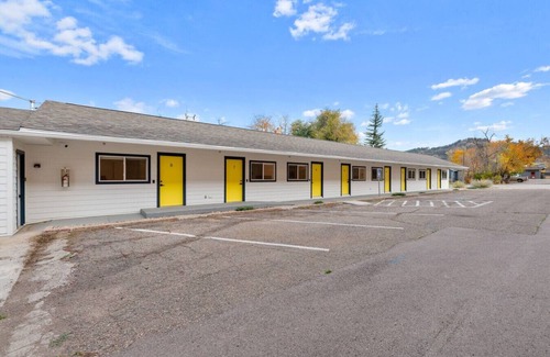 Spearfish Apartment | Queen City Inn and Extended Stay #8
