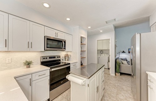 Whitfield House | Queen Palm - Private Pool, Beach, Pet-Friendly!