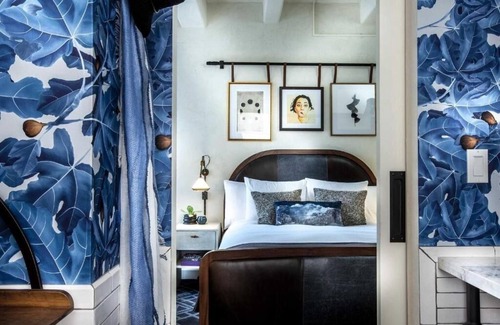 Downtown Los Angeles Hotel | Queen Room at Hotel Figueroa | Pet-friendly Stay w/Pool & Close to MOCA