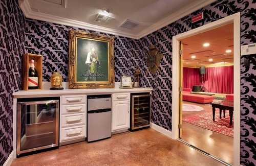 Joshua Tree House | Queen's Rock & Roll Retreat: Iconic JT Studio Estate