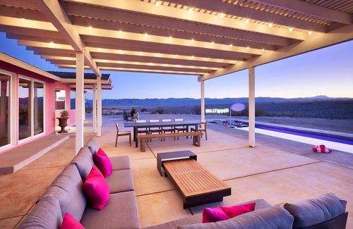 Joshua Tree House | Queen's Rock & Roll Retreat: Iconic JT Studio Estate
