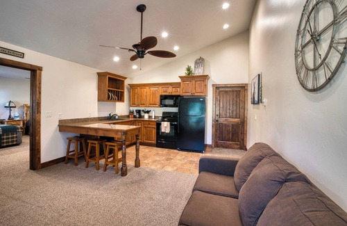 Island Park Cabin | Queen Suite at Ponds Lodge Cabin 31 Unit 4