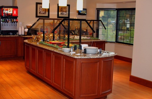 Liverpool Condo | Queen Suite Near Syracuse University | Free Breakfast + 24H Business Center