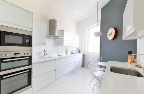Cheltenham Apartment | Queens Circus - Montpellier, Central Cheltenham
