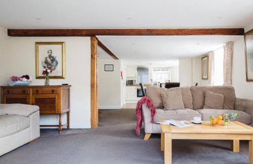 Winchcombe House | Queens