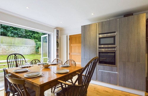 Ryde Ski Chalet | Queens Mews a coastal holiday home