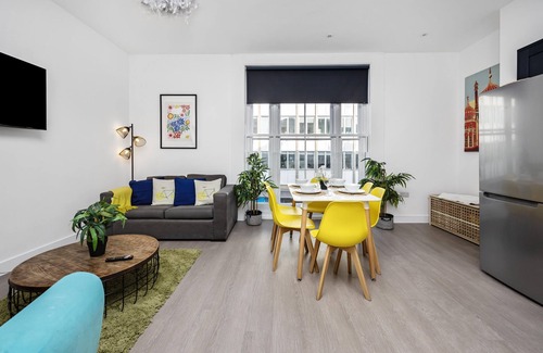 Brighton City Centre Apartment | Queens Mile 1 with Free Parking | By My Getaways