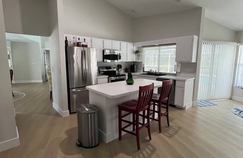 Kings Lake House | QUEENS PARK! Private Pool home in Beautiful Naples!
